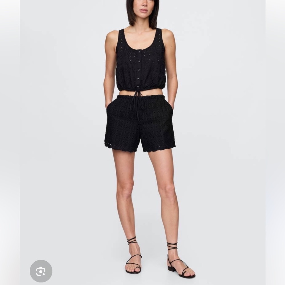 Gap black eyelet shorts